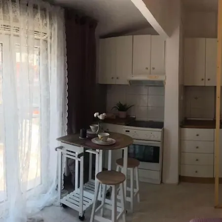 Apartman Lovely Studio Rooftop Nest *